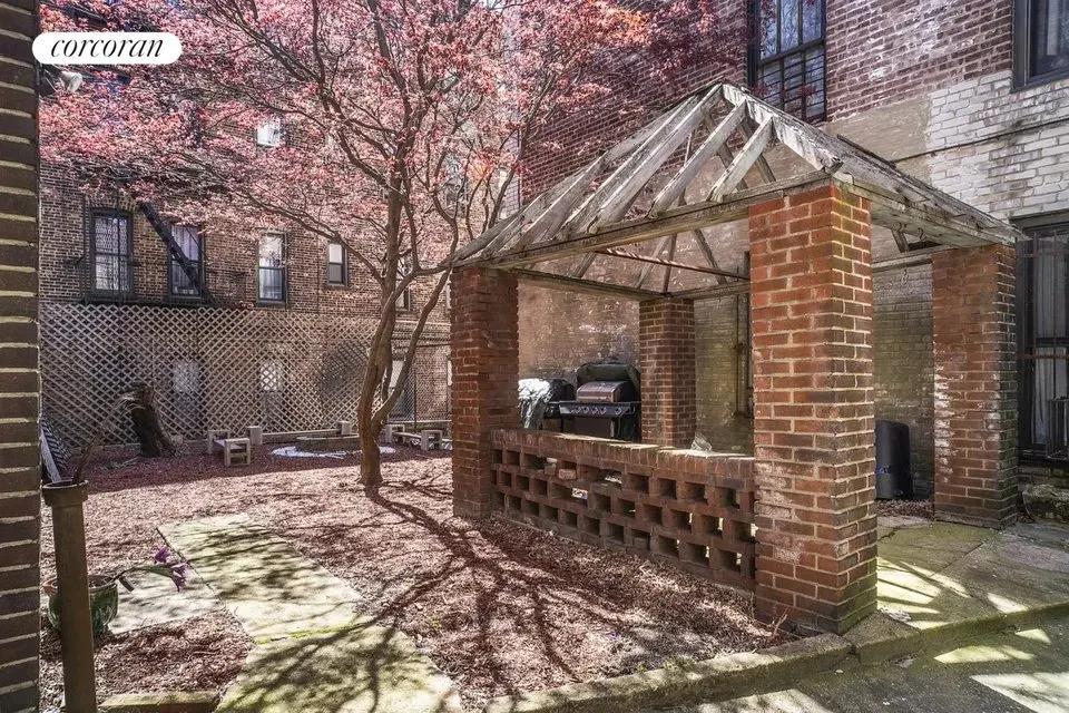1504 Carroll St, photo 2