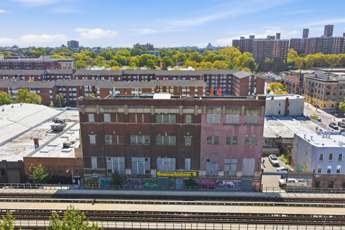 1680 Atlantic Ave, photo 1
