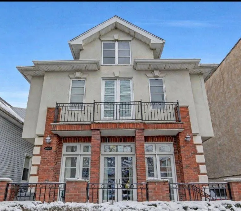 Luxury Home For Sale - Gravesend, photo 1
